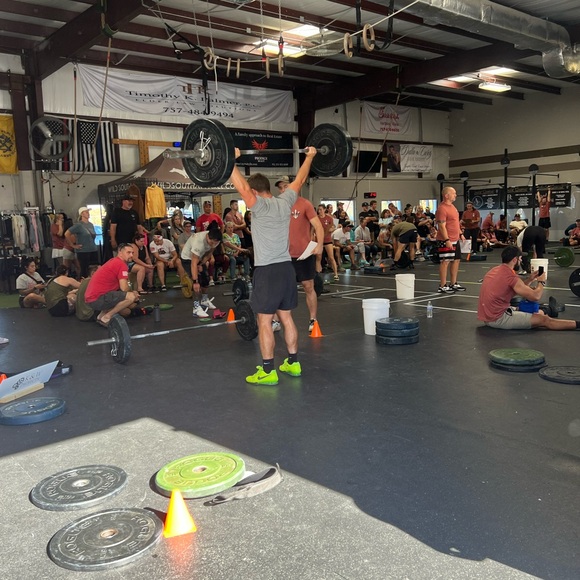 Meet your Posher, Enrique - Picture 3 of 6